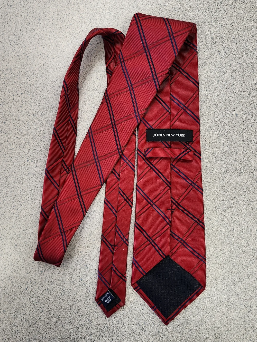 Jones New York Red Plaid Silk Necktie Men’s Classic Business Suit Tie